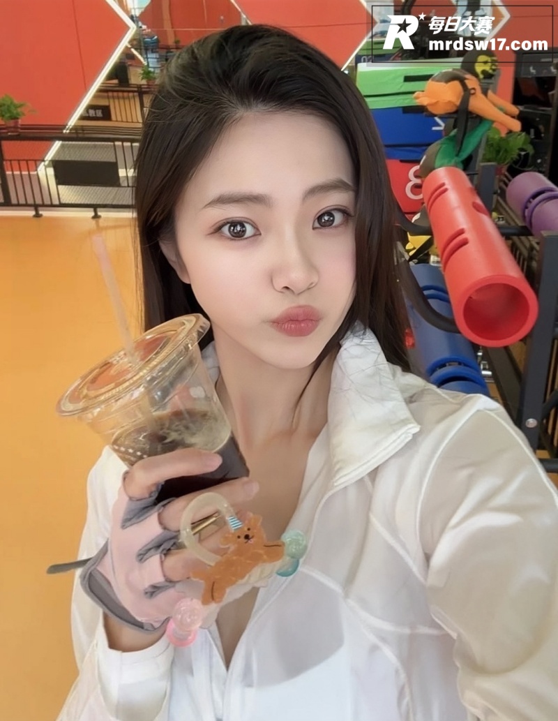 高颜值瑜伽老师 李欣相关图片2
